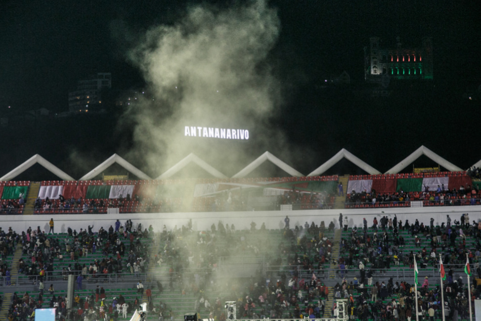 Vor dem Barea-Stadion in Madagaskar brach eine Massenpanik aus, die mindestens zwölf Menschen das Leben gekostet hat. (Archivfoto)