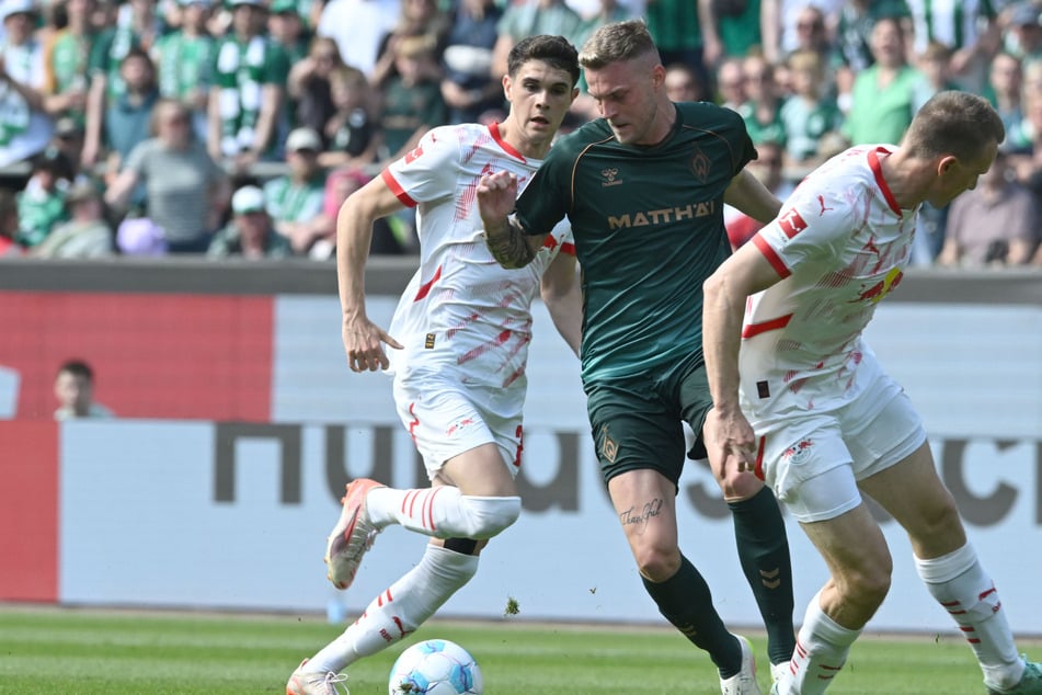 Marvin Ducksch (32, 2.v.r.) spielte vor seinem Wechsel auf die Insel bei Werder Bremen.