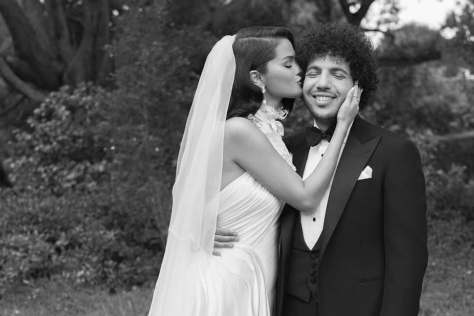 Am Wochenende gaben sich Selena Gomez (33) und Benny Blanco (37) das Jawort.