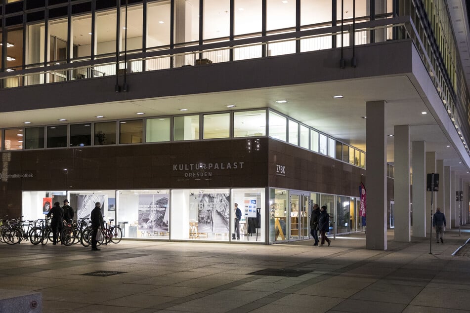 Die Ausstellung könnt Ihr Euch bis 17. September im ZfBK anschauen.