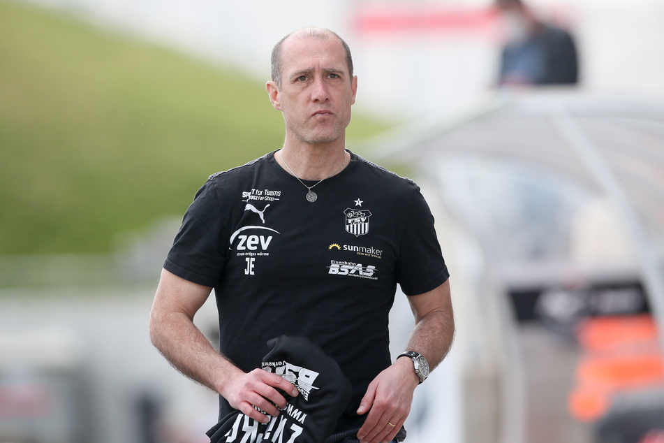 FSV-Trainer Joe Enochs (49).