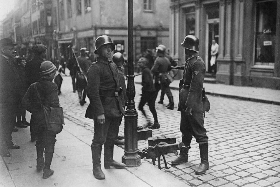 Die Reichswehr marschierte 1923 mit Maschinengewehren in Freiberg ein.