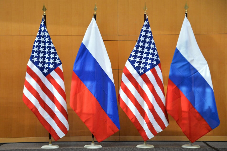 US and Russia conclude 8 hours of talks to defuse Ukraine crisis