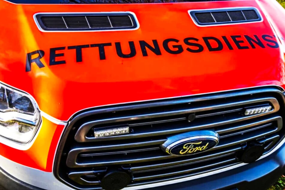 Audi kracht in Gegenverkehr: Mann stirbt im Krankenhaus