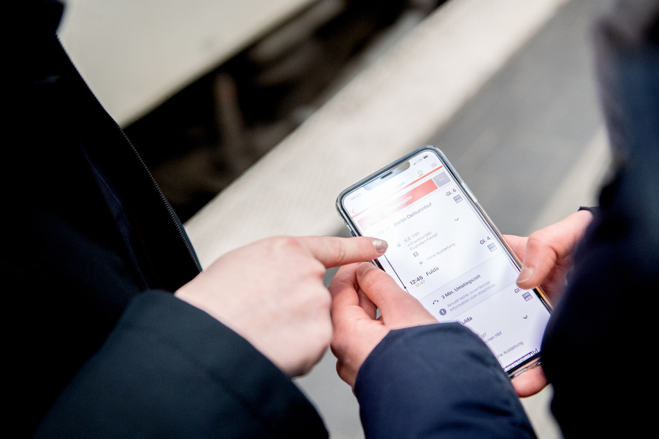 Ab jetzt soll es "eezy" gehen: Neuer Handytarif soll Ticketkauf für Bus und Bahn vereinfachen!