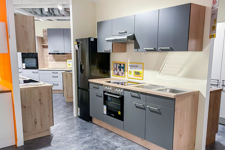 Darum strömen so viele Menschen am Sonntag (1.2.) in dieses Möbelhaus