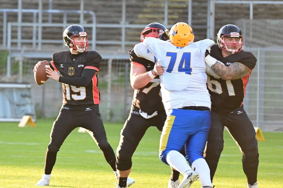 In der Gruppenphase ließen Phillip Most (32, r.) & Co unter anderem Schweden keine Chance.