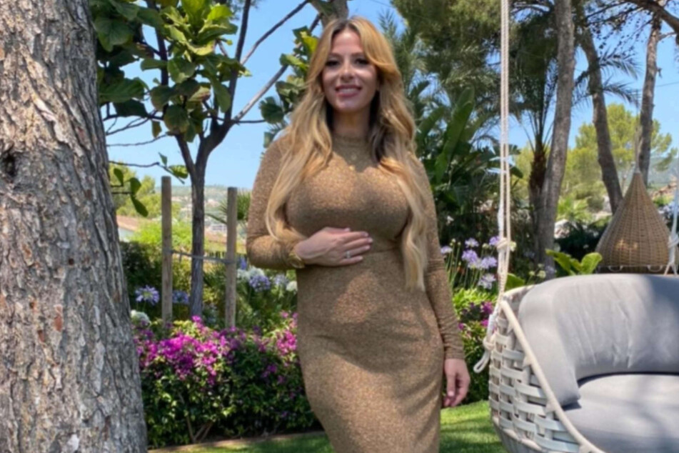 Gülcan Kamps (39) resümierte bei Instagram jüngst ihr 2021 und fand liebevolle Worte für ihr Baby.