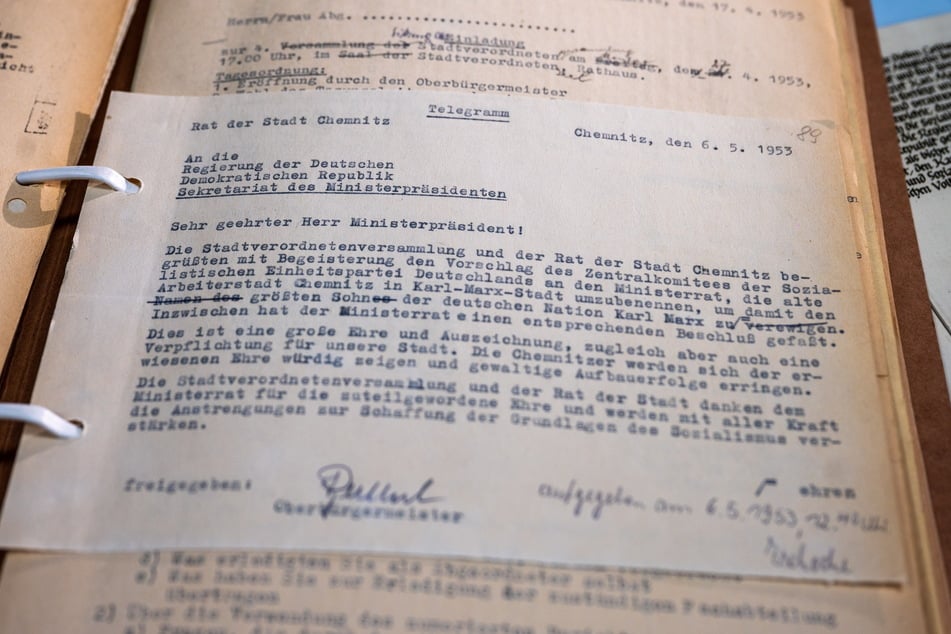 "Mit Begeisterung ...": Telegramm aus Chemnitz an die SED-Regierung in Ost-Berlin.