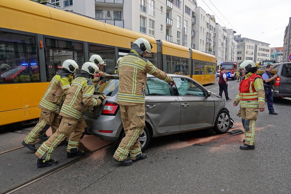 Mehr Unfälle bedeuten auch mehr Kosten auch für Rettungseinsätze.