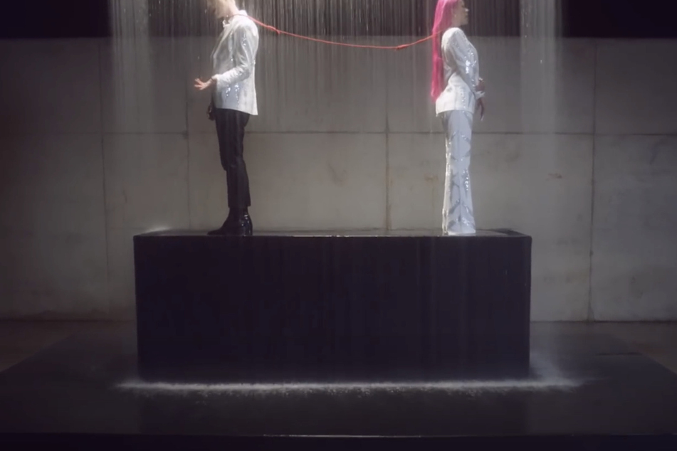 Das Musikvideo von "Narben" strotzt vor bildgewaltigen Metaphern.