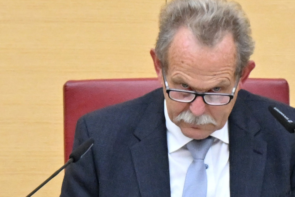 Landtags-Alterspräsident Knoblach warnt: Wer Zwietracht sät, wird ein gespaltenes Land ernten