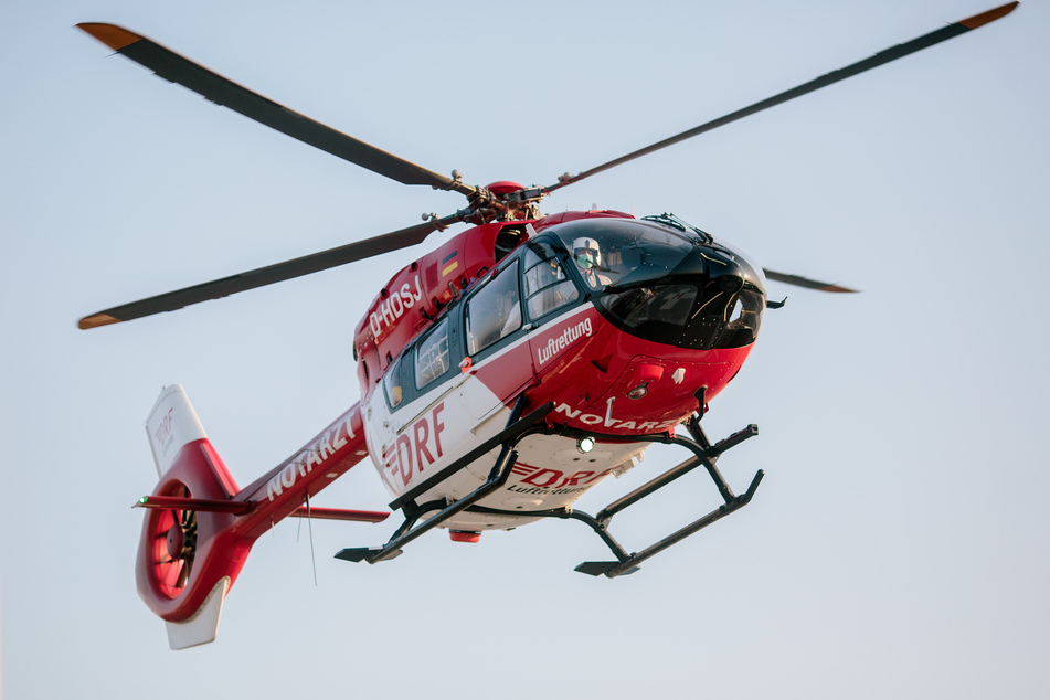 Tragischer Unfall im Saale-Orla-Kreis! Ein Mann (76) stürzte beim Nacktwandern 70 Meter in die Tiefe (Symbolbild).