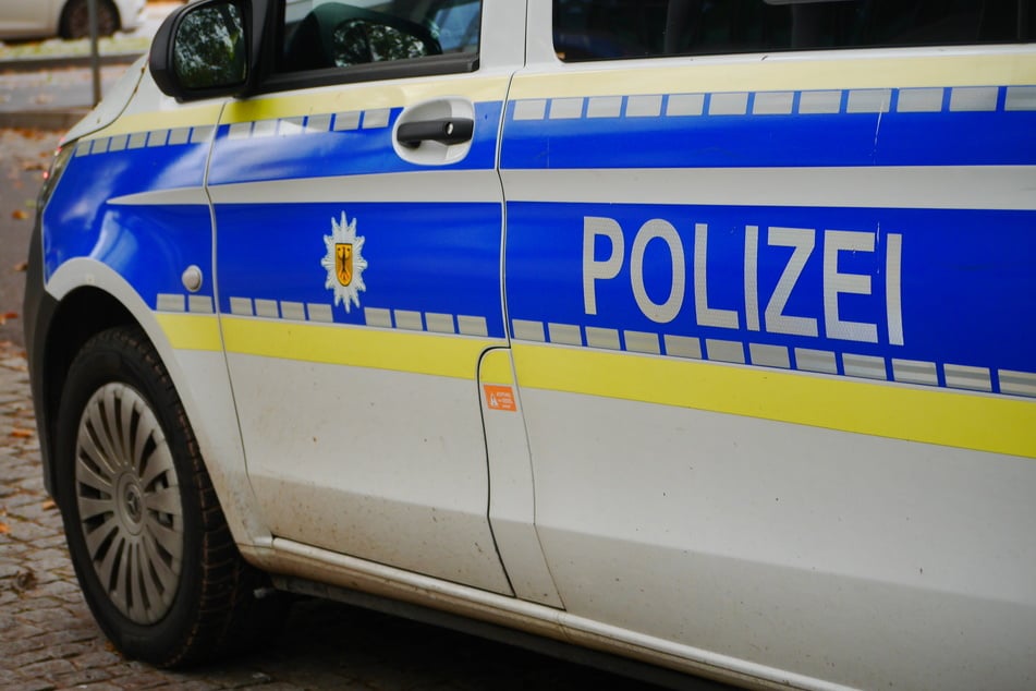 Die Polizei ermittelt nach einem Einbruch in einer Lagerhalle. (Archivfoto)