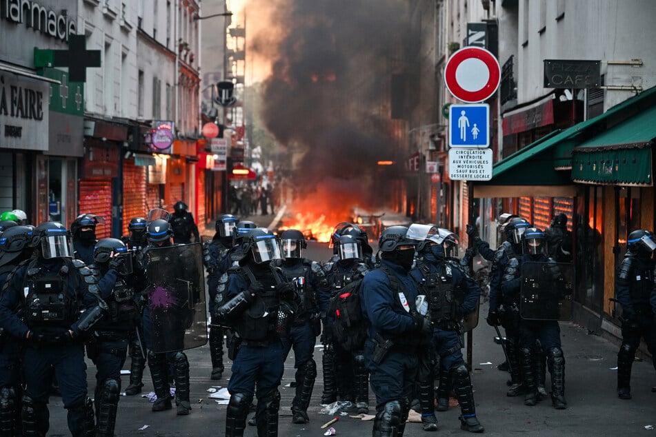In Frankreich eskalierten jüngst Proteste: Es kam zu teils heftigen Ausschreitungen und Plünderungen.