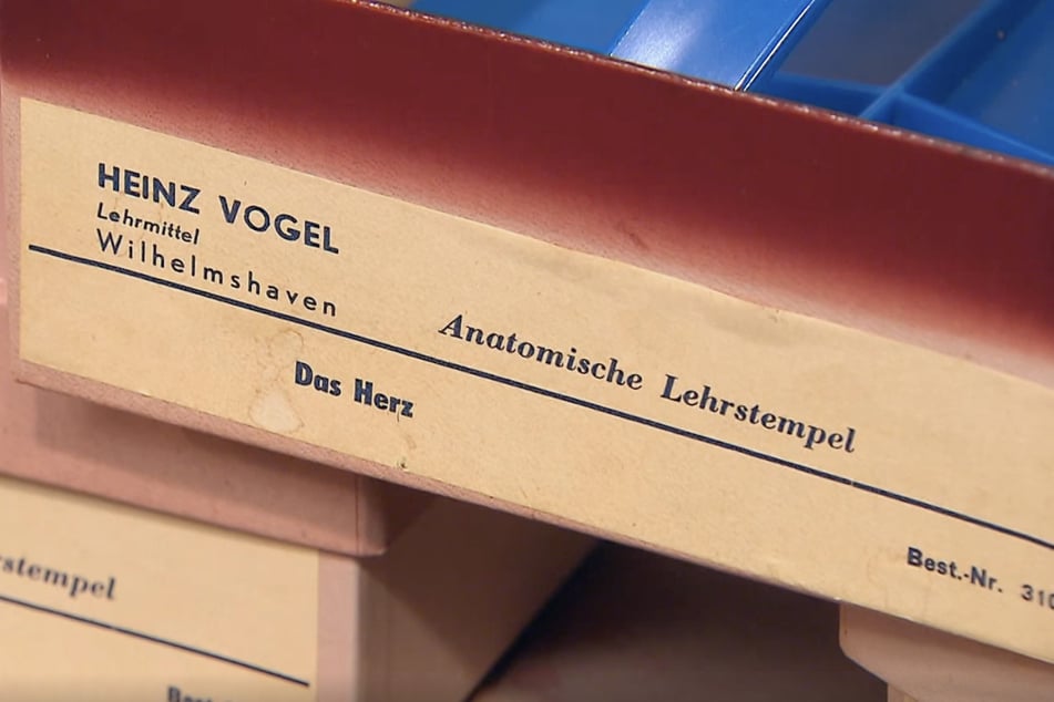 Die Stempelsammlung stammt von der Firma "Heinz Vogel Wilhelmshaven".