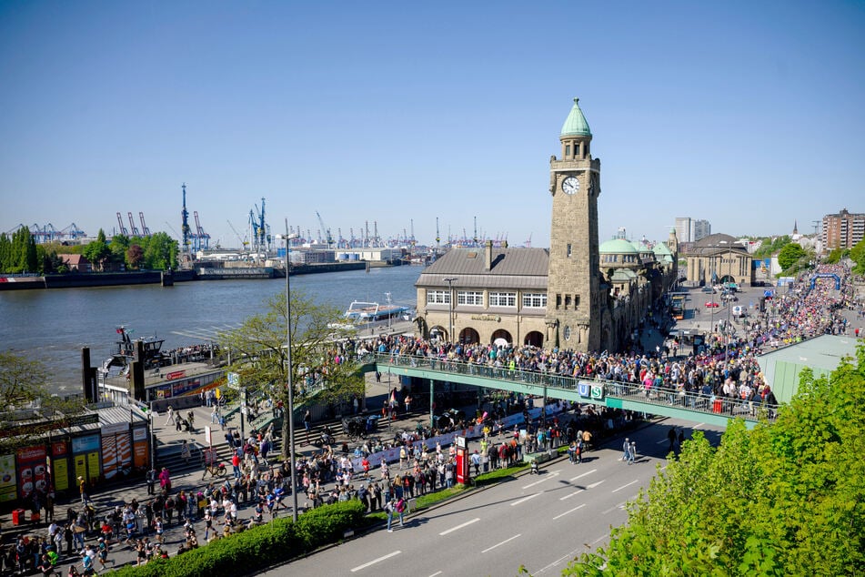 Auch im vergangenen Jahr nahmen im April 2025 zahlreiche Menschen am Haspa Marathon in Hamburg teil.