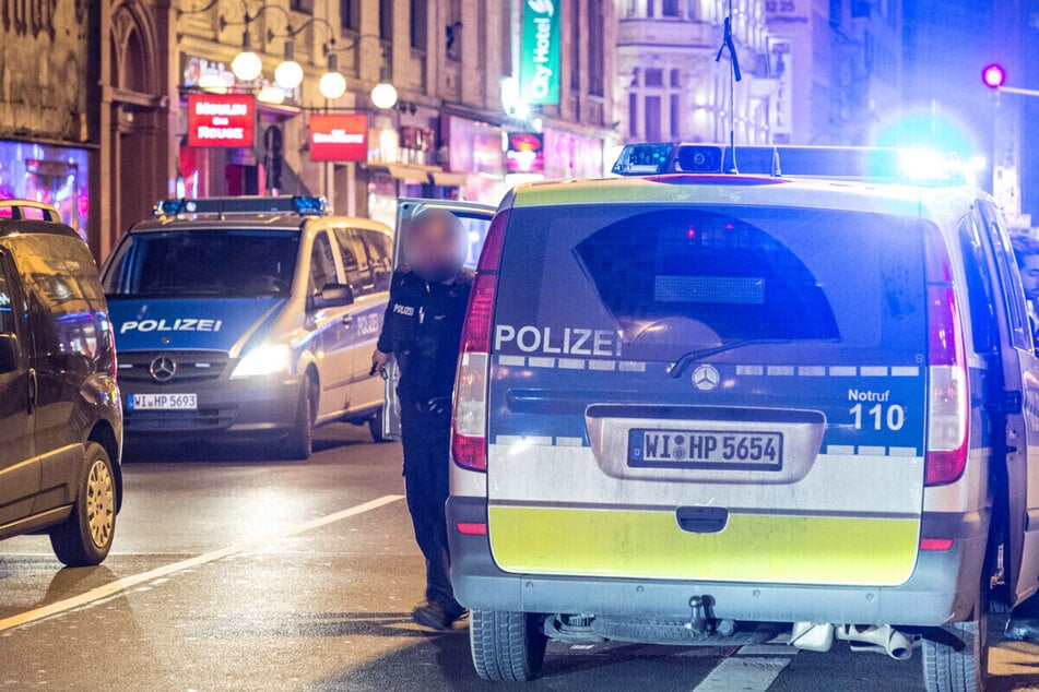 Die Frankfurter Polizei stürmte das Hotel im Gutleutviertel und nahm den 44-jährigen Mann später fest. (Symbolbild)