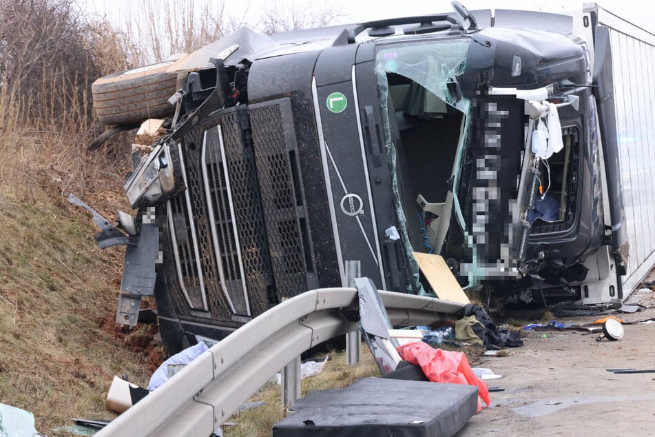 Die A72 bei Chemnitz musste nach einem Lkw-Unfall am Sonntag gesperrt werden.