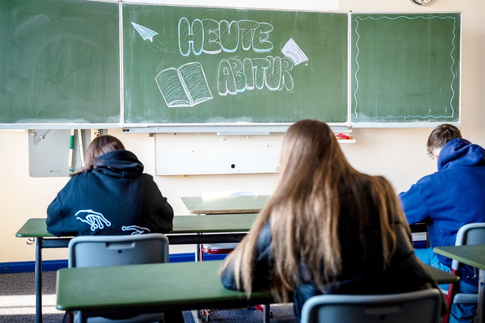 9274 Schülerinnen und Schüler in Hamburg haben dieses Jahr erfolgreich ihr Abitur abgelegt. (Symbolfoto)