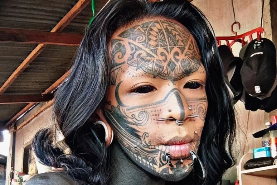 DeeDee Villegas (30) trägt allein im Gesicht zwölf Piercings.