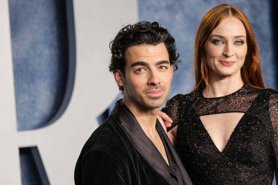Sophie Turner (r.) and Joe Jonas called it quits last September after four years of marriage.