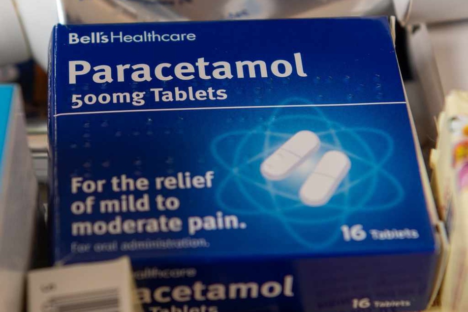 Paracetamol ist ein schmerzlindernder und fiebersenkender Arzneistoff.
