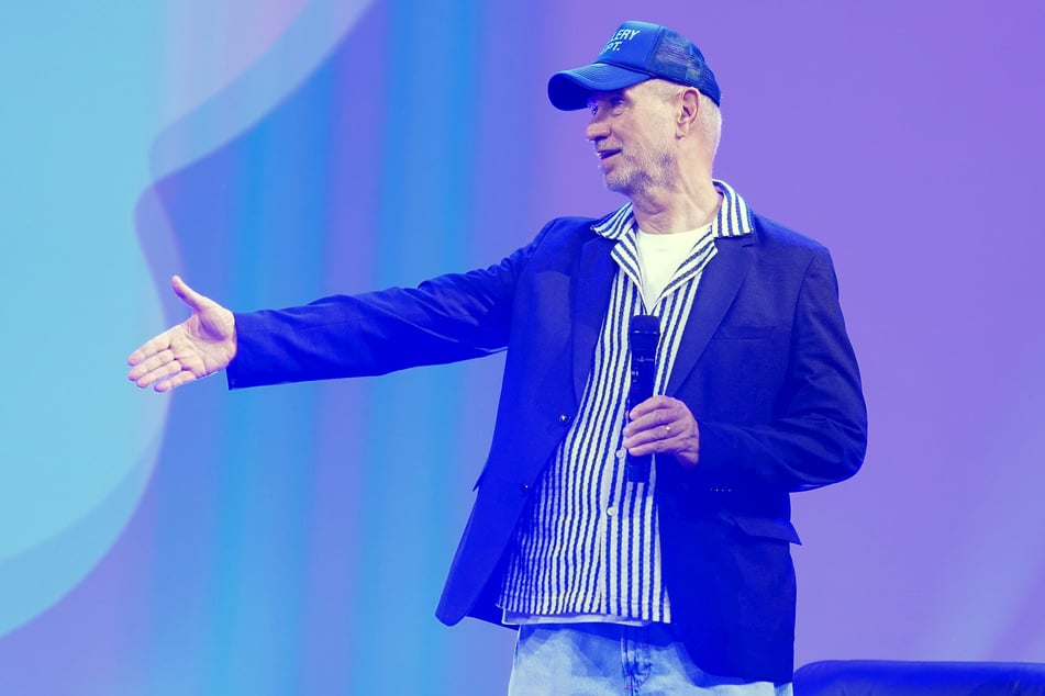 Auch Roland Emmerich (70), Filmproduzent, Regisseur und Drehbuchautor, sprach bei der OMR auf der Bühne.