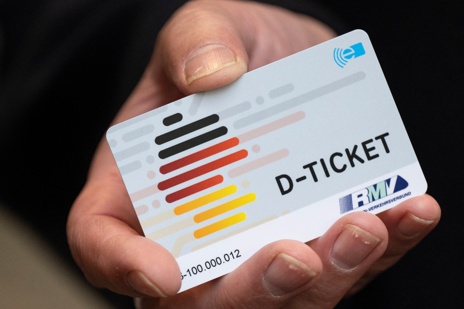 Durch das Deutschlandticket sind die Schwarzfahrten zurückgegangen und müssen somit nicht strafrechtlich verfolgt werden.