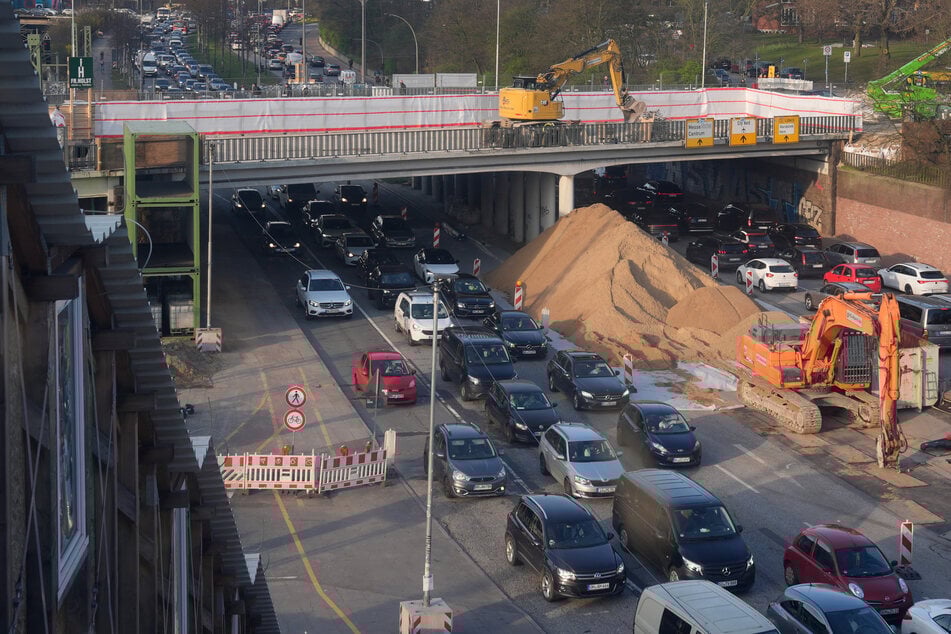Hamburg: Verkehrschaos am Wochenende: Hamburger müssen sich auf Stau gefasst machen