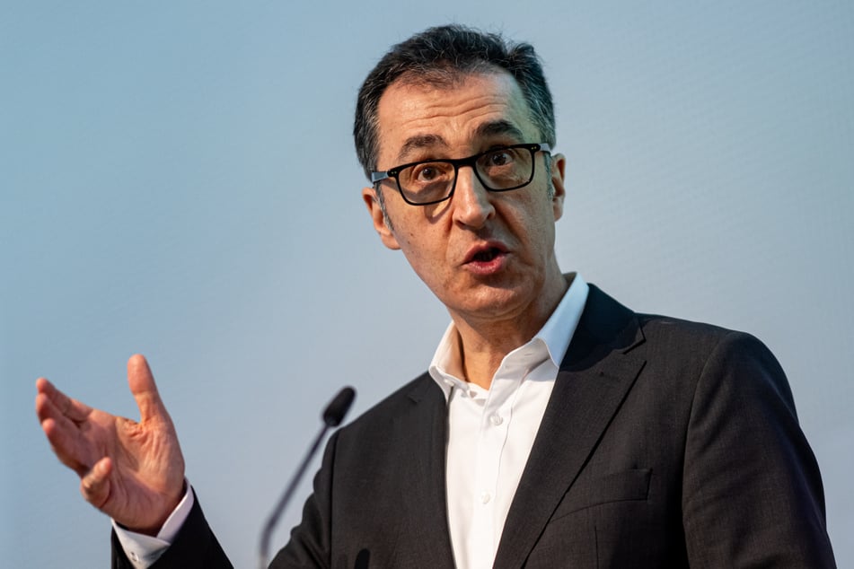 Cem Özdemir (58) bescheinigt Boris Palmer eine "blitzsaubere Bilanz als Oberbürgermeister" von Tübingen.