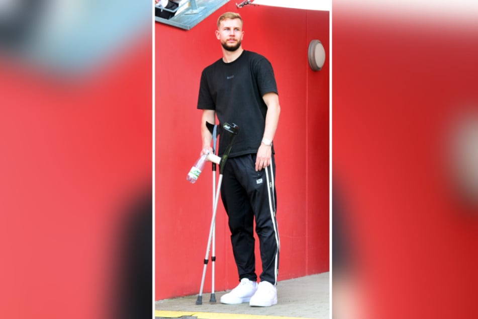 Beim Viertelfinale gegen Auerbach zog sich Max Somnitz (22) einen Wadenbeinbruch sowie einen Syndesmosebandriss zu.