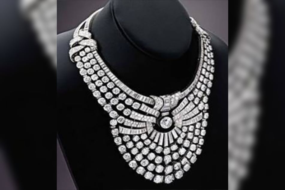 Das millionenschwere Diamanten-Collier wurde am Donnerstag aus einem Wiener Museum gestohlen.
