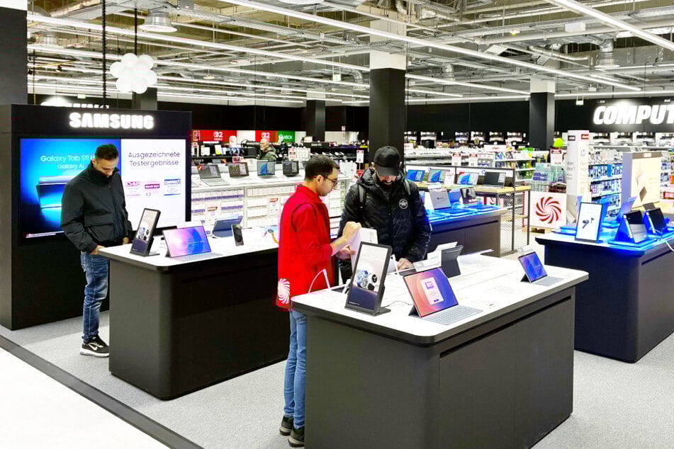 Bei MediaMarkt Magdeburg laufen die Tiefpreis-Tage. Montag (26.1.) sind hunderte Geräte im Sonderangebot.