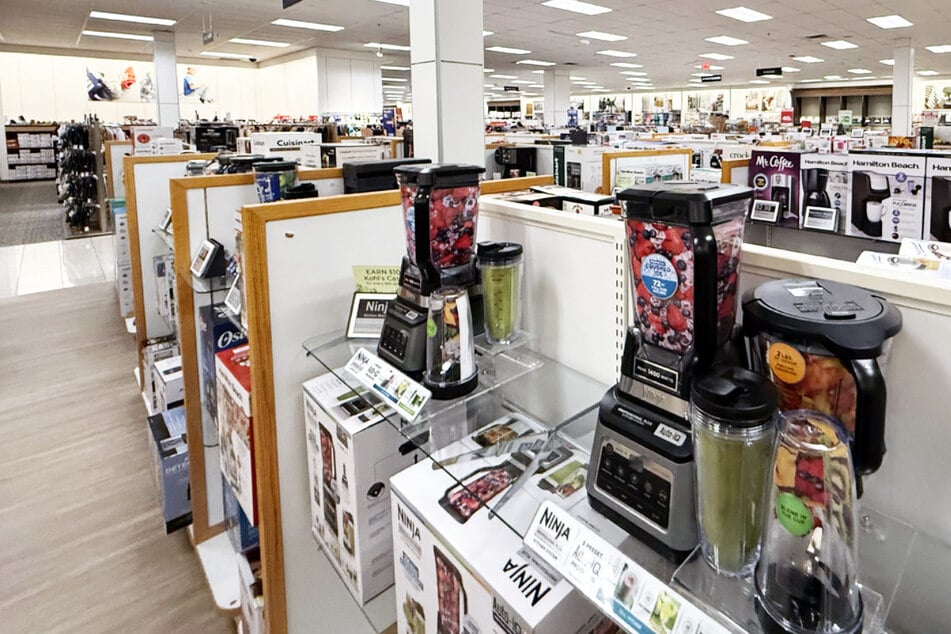 From Gold Jewelry to Kitchen Gear, Kohl's Is Cutting Prices Across the Board