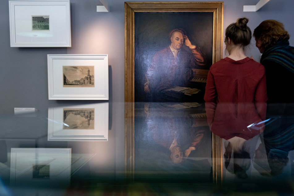 Georg Friedrich Händel um 1730 auf einem Gemälde von Hans List (†75). Anlässlich der Krönung von Charles III. wurde ein Raum der Dauerausstellung "Händel der Europäer" nun umfassend umgestaltet.