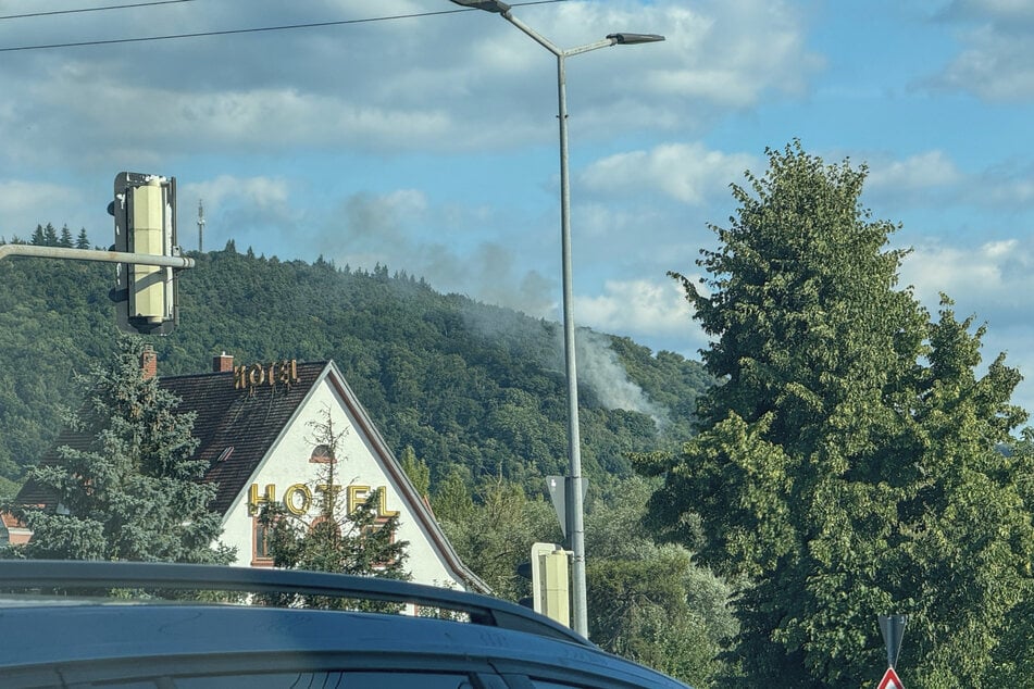 Schon aus der Ferne konnten die Einsatzkräfte Rauch aufsteigen sehen.