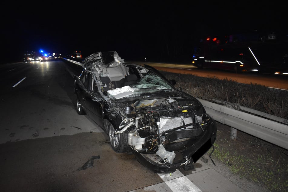 Das Auto wurde bei dem Unfall erheblich beschädigt.