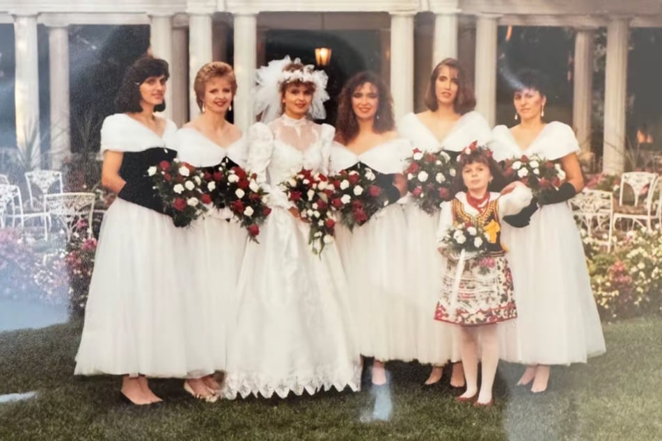 Alicja Fronc heiratete vor 35 Jahren. An ihrer Seite ihre Brautjungfern. Und genau eines dieser Kleider durfte jetzt sein zweites Mal erleben.