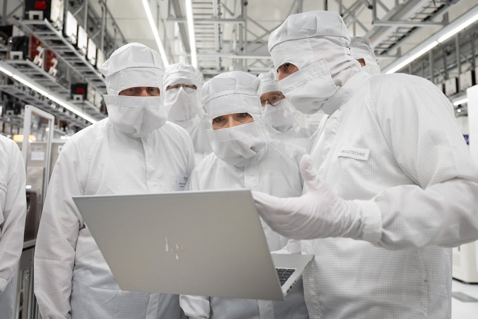 Für den Ausbau der Chip-Standorte in Dresden und Erfurt darf Deutschland über 600 Millionen Euro in die Hand nehmen. (Archivbild)