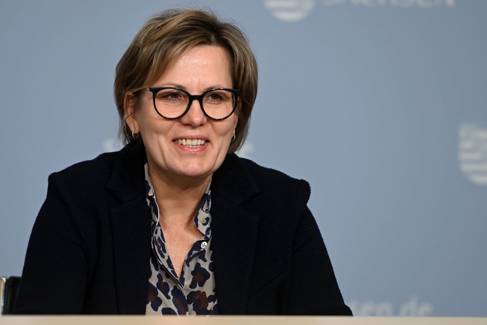 Sachsens Kulturministerin Barbara Klepsch (57, CDU) freut sich, dass das Erlebnisbad nun modernisiert werden kann.