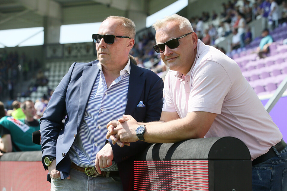 FCE-Geschäftsführer Michael Voigt (r.) wartet - wie auch Präsident Helge Leonhardt - gespannt auf Tabelle, anhand der die TV-Gelder verteilt werden.