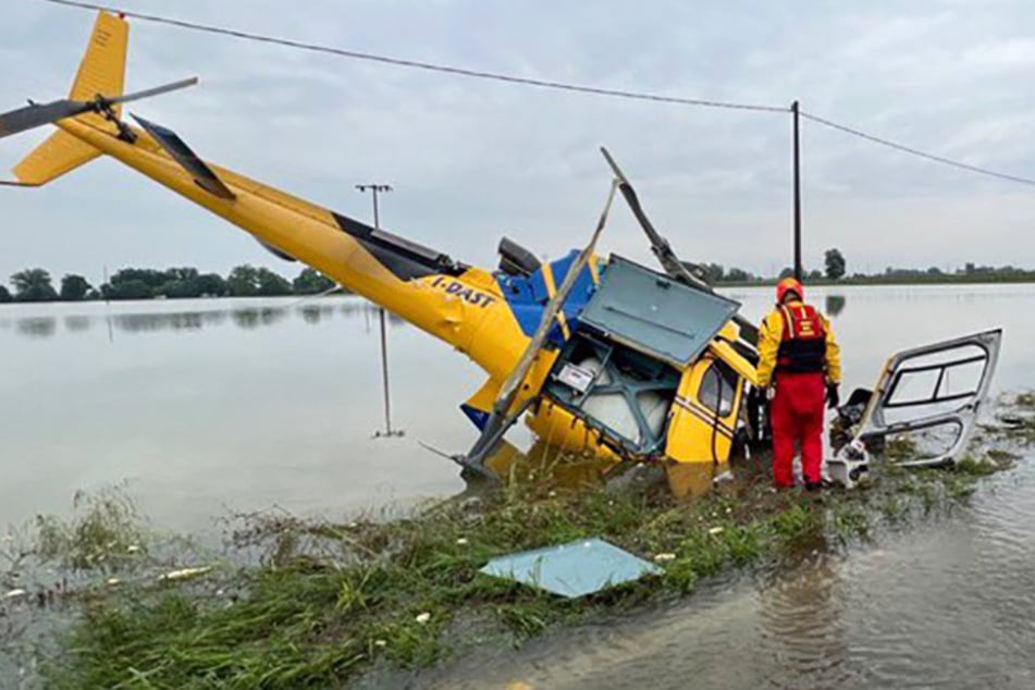 Hubschrauber stürzt ab, wo Unwetter und Überschwemmungen wüten