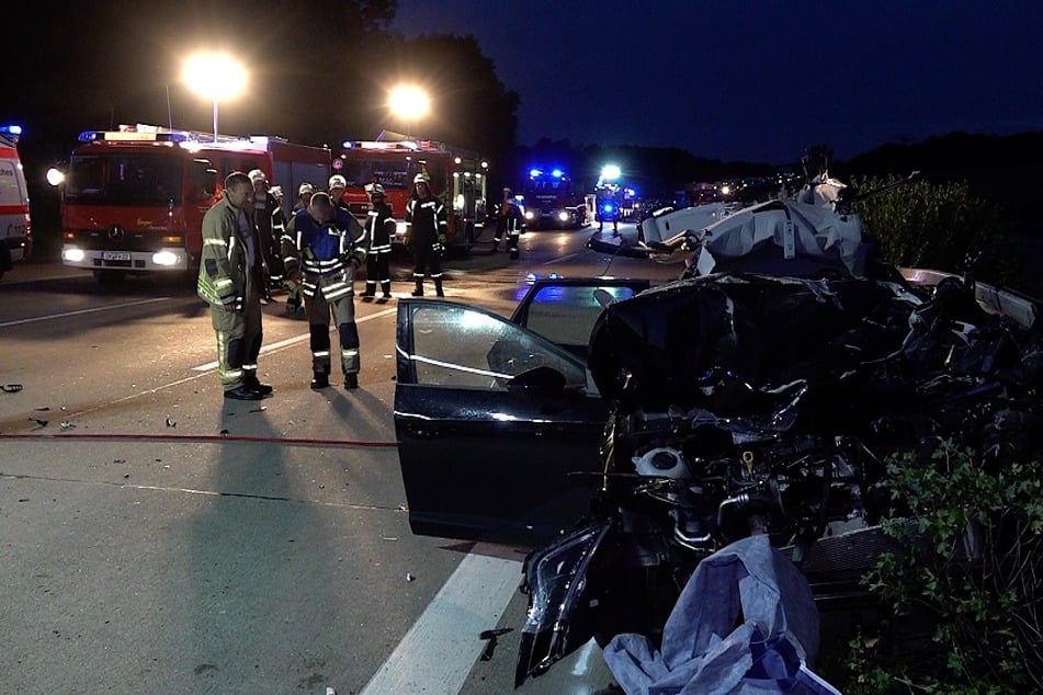 Der schwere Unfall ereignete sich am Wochenende auf der A2 in Sachsen-Anhalt.