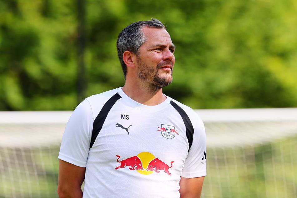 Marcel Schäfer (41) muss sich nun ganz schnell eine Alternative für den Wunschspieler suchen.