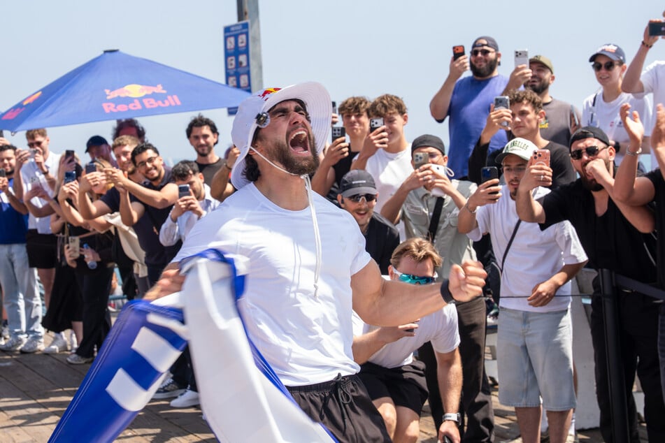 Emotionen pur! Mit seinem eisernen Willen und seinem ewigen Kampf gegen den inneren Schweinehund inspiriert der Extremsportler Arda Saatçi (28) Millionen von Menschen.