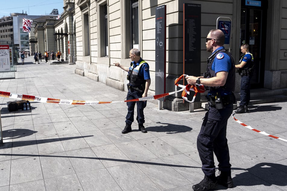 Terroranschlag an Schweizer Bahnhof: Mann sticht auf Passanten ein