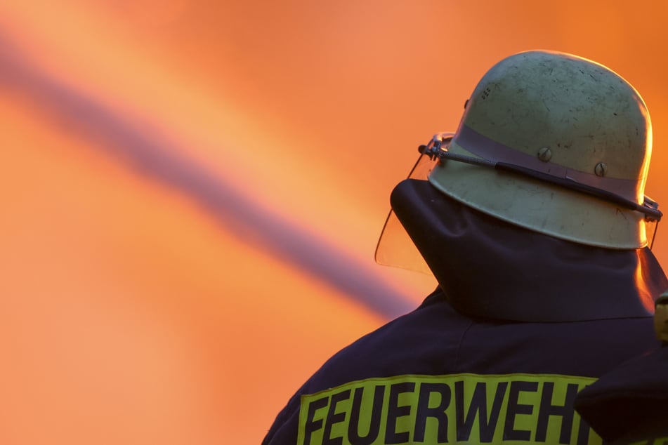 Feueralarm in Leverkusen! Akkubrand führt zu Großeinsatz - Warnapp ausgelöst