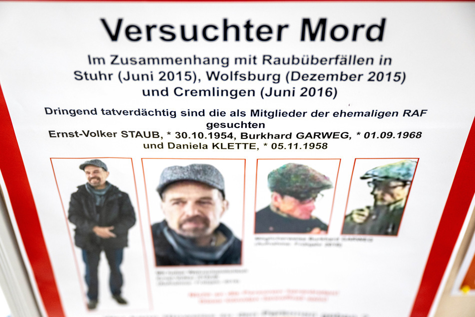 Mit diesen Fotos fahndet die Polizei nach Burkhard Garweg (l., 55) und Ernst-Volker Staub (70).