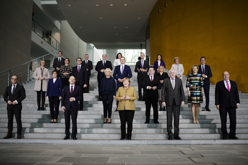 Das womöglich letzte Gruppenfoto des letzten Kabinetts von Bundeskanzlerin Angela Merkel (67, Mitte vorn).